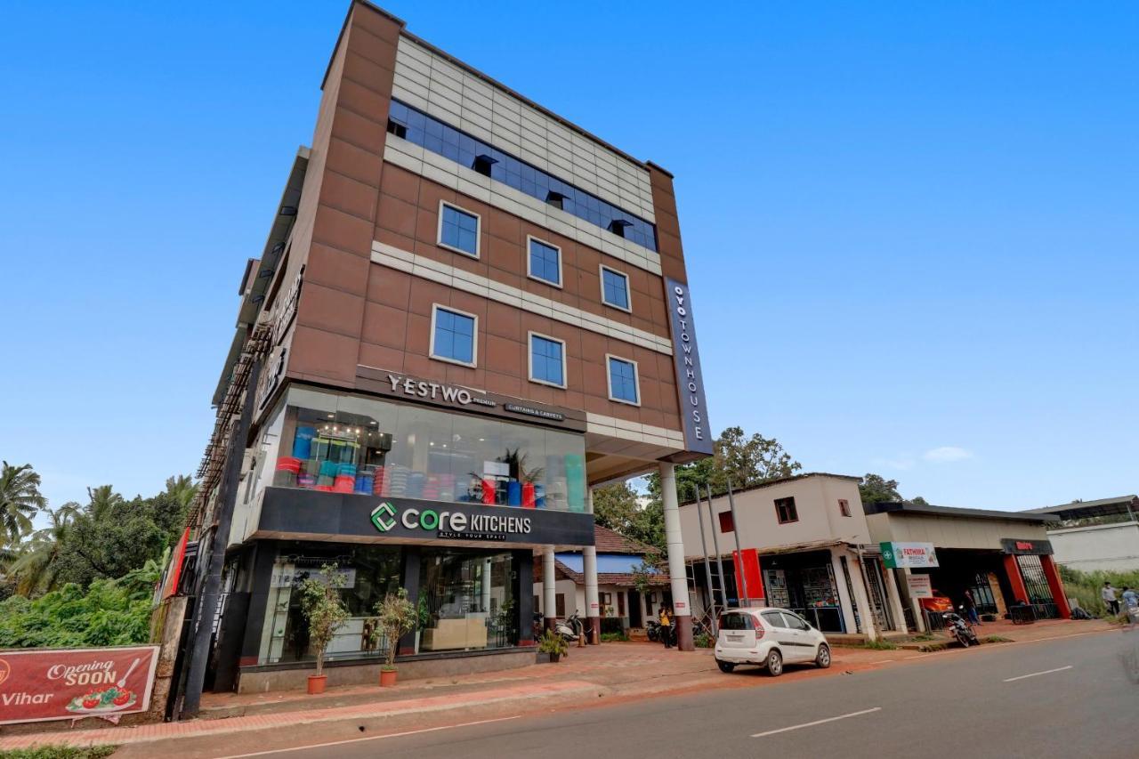 Oyo Townhouse 1070 Ramis Plaza Hotel Taliparamba Exterior photo