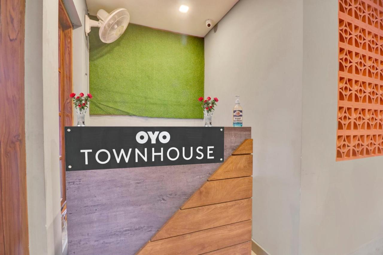 Oyo Townhouse 1070 Ramis Plaza Hotel Taliparamba Exterior photo