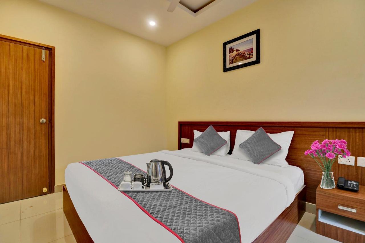 Oyo Townhouse 1070 Ramis Plaza Hotel Taliparamba Exterior photo
