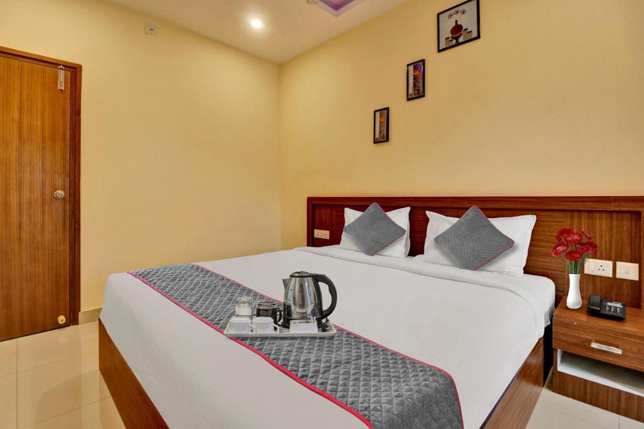 Oyo Townhouse 1070 Ramis Plaza Hotel Taliparamba Exterior photo