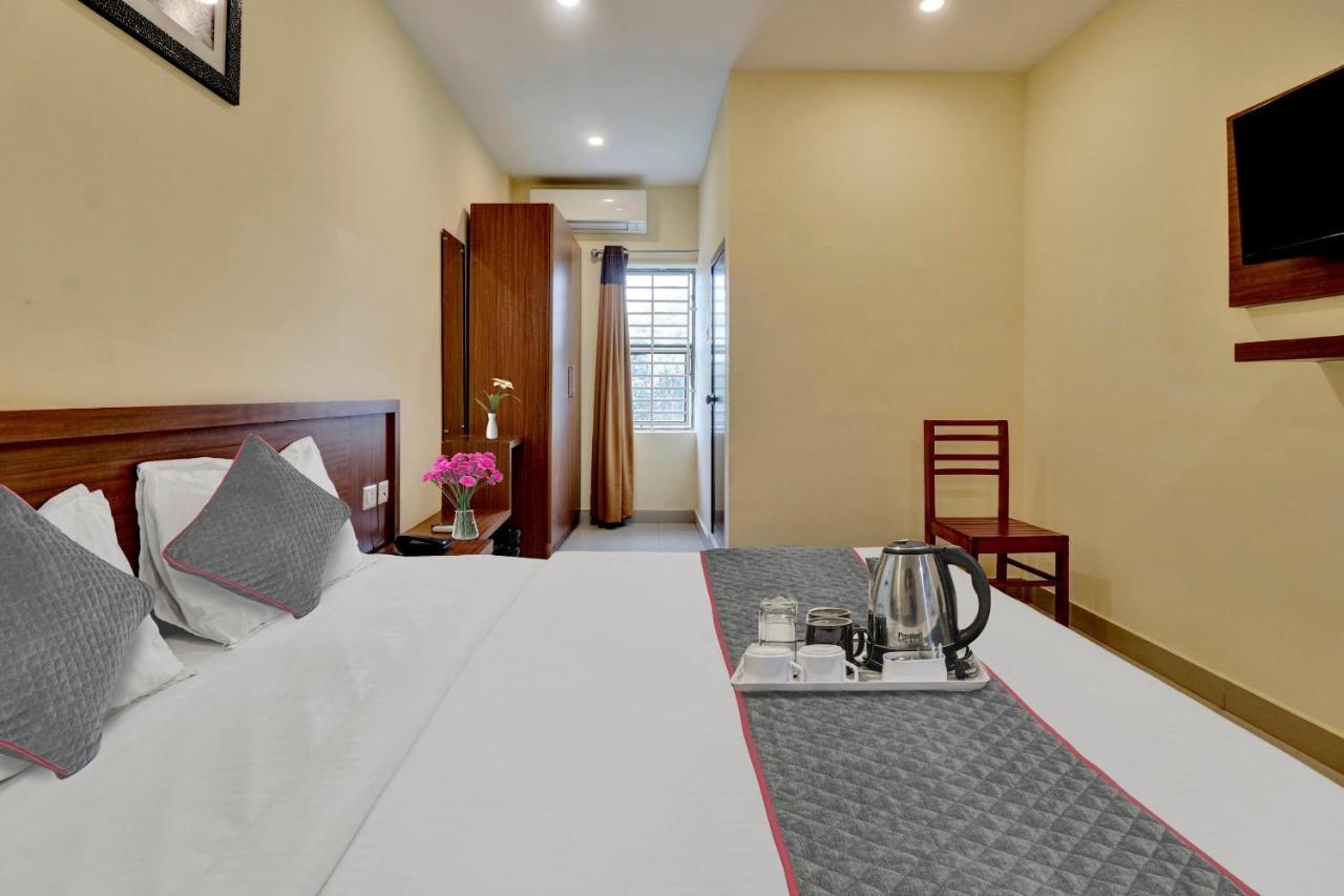 Oyo Townhouse 1070 Ramis Plaza Hotel Taliparamba Exterior photo